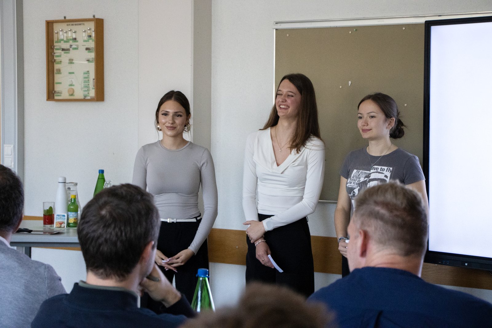 Il team di Mixo To Go presenta il pitch alla giuria